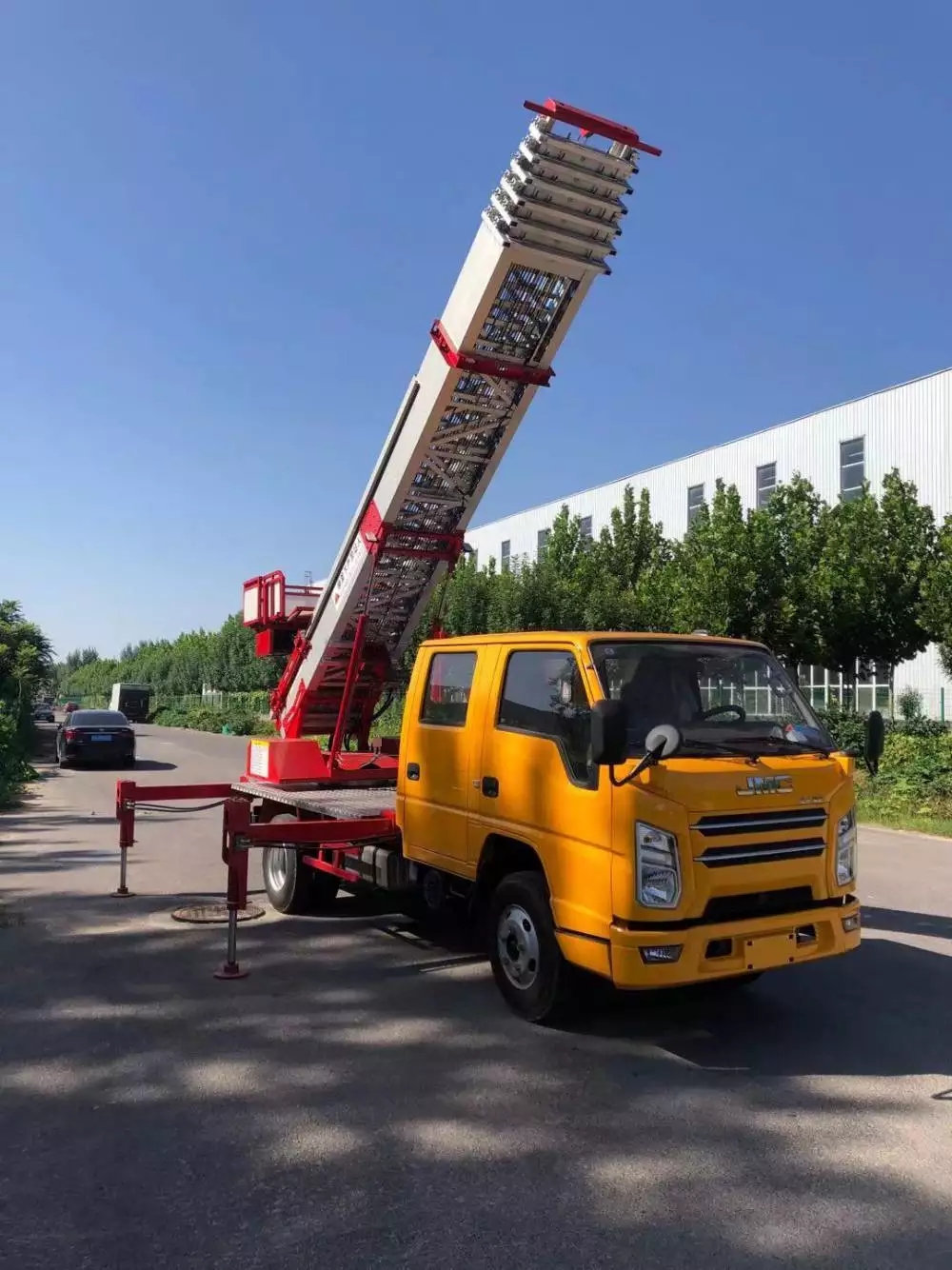 施秉附近的云梯车出租服务：轻松解决高空作业需求